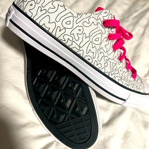 Brand new Converse women’s shoes size 10